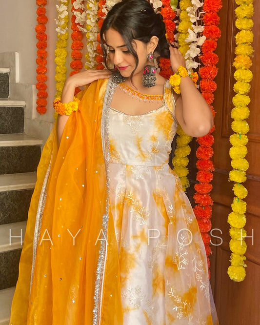 Sunehri Haldi Anarkali Hayaposh India.