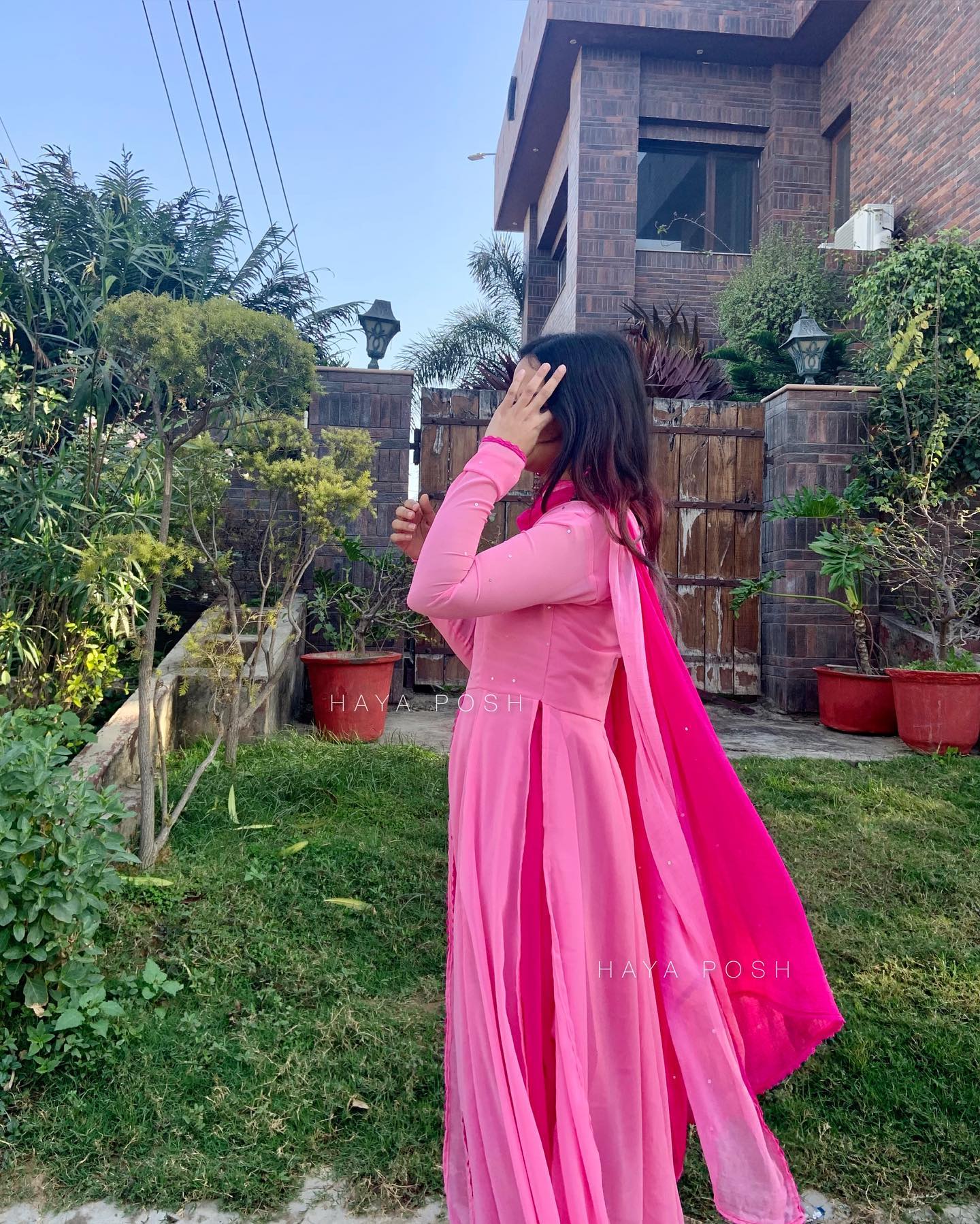 Flowy Layers Anarkali Hayaposh India.