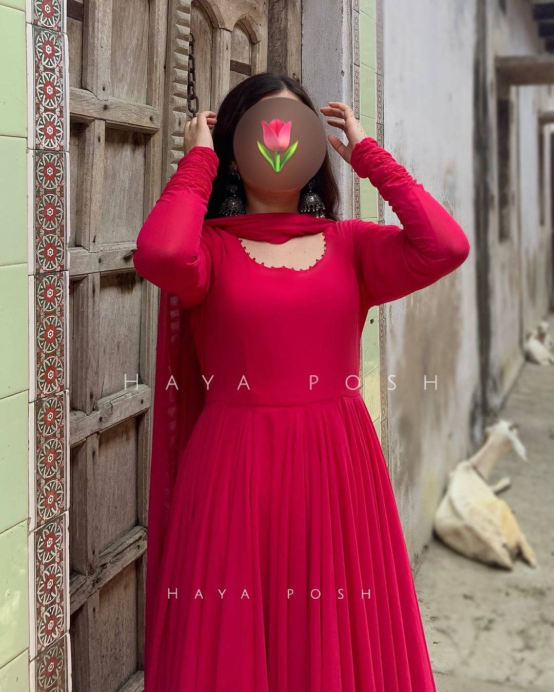 Gulabi Seher Anarkali Hayaposh India.