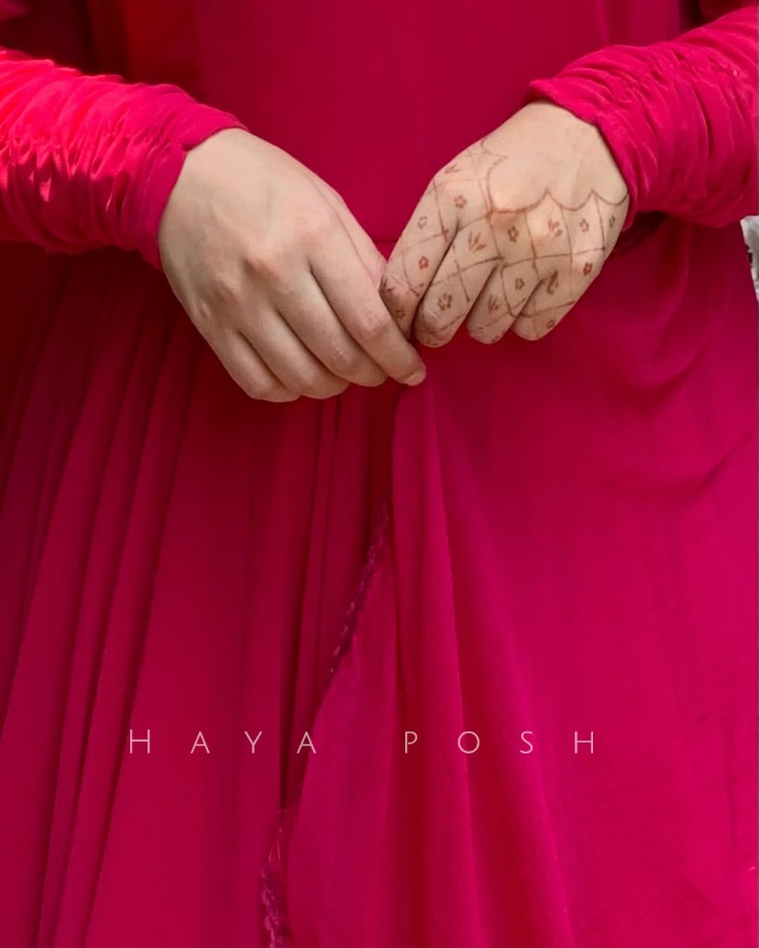 Gulabi Seher Anarkali Hayaposh India.