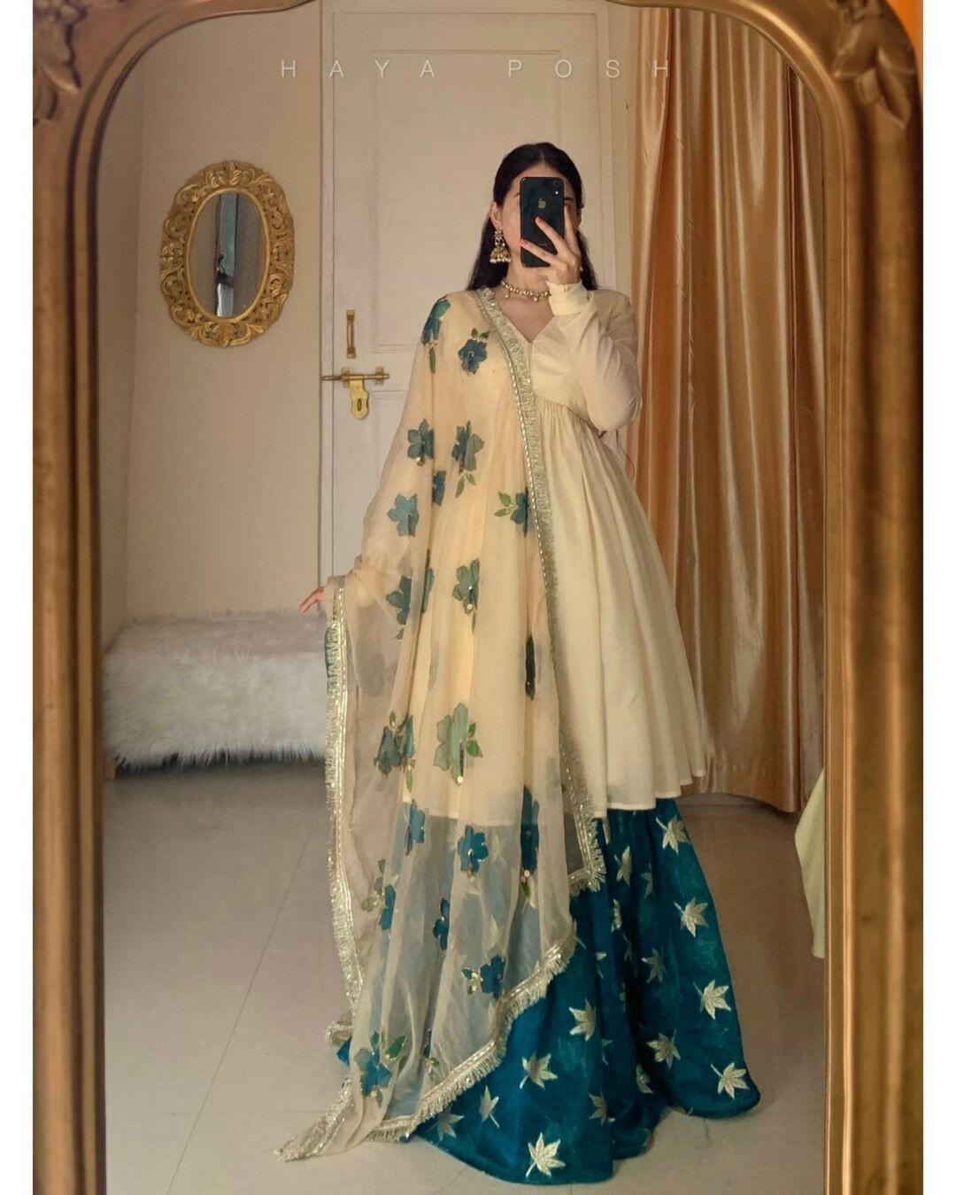 Shehzadi Gharara set Gharara Hayaposh India.