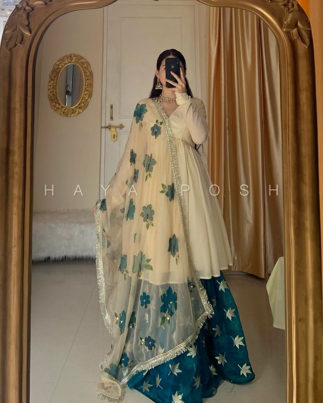Shehzadi Gharara set Gharara Hayaposh India.