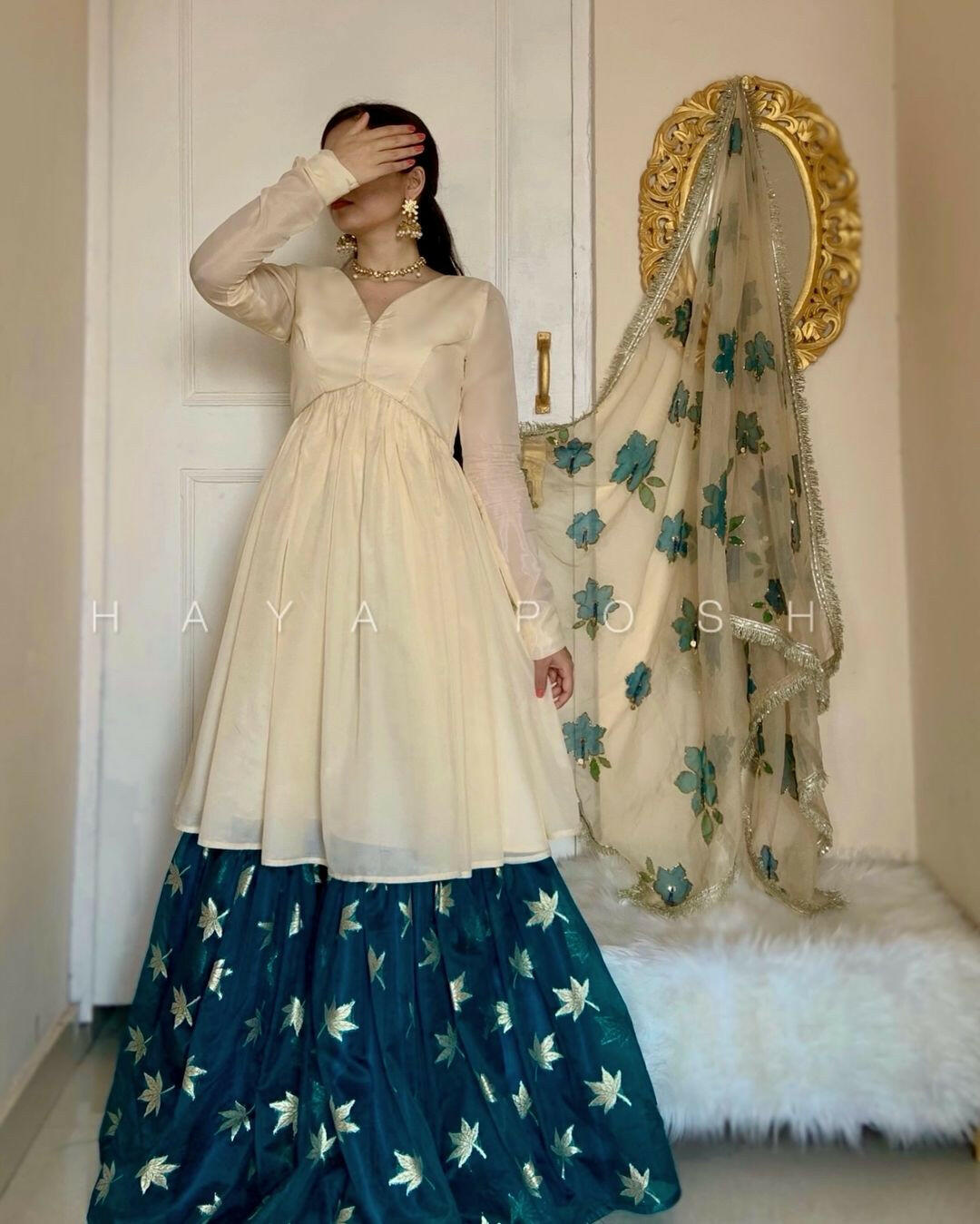 Shehzadi Gharara set Gharara Hayaposh India.