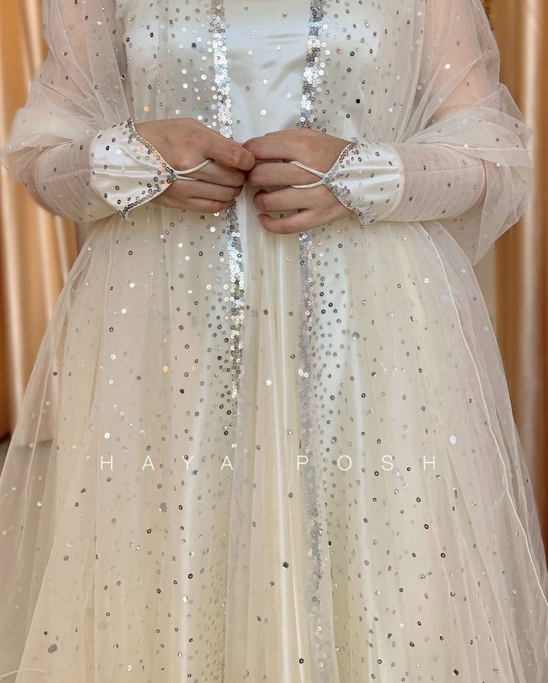 White Moon Lehenga Lehenga Hayaposh India.