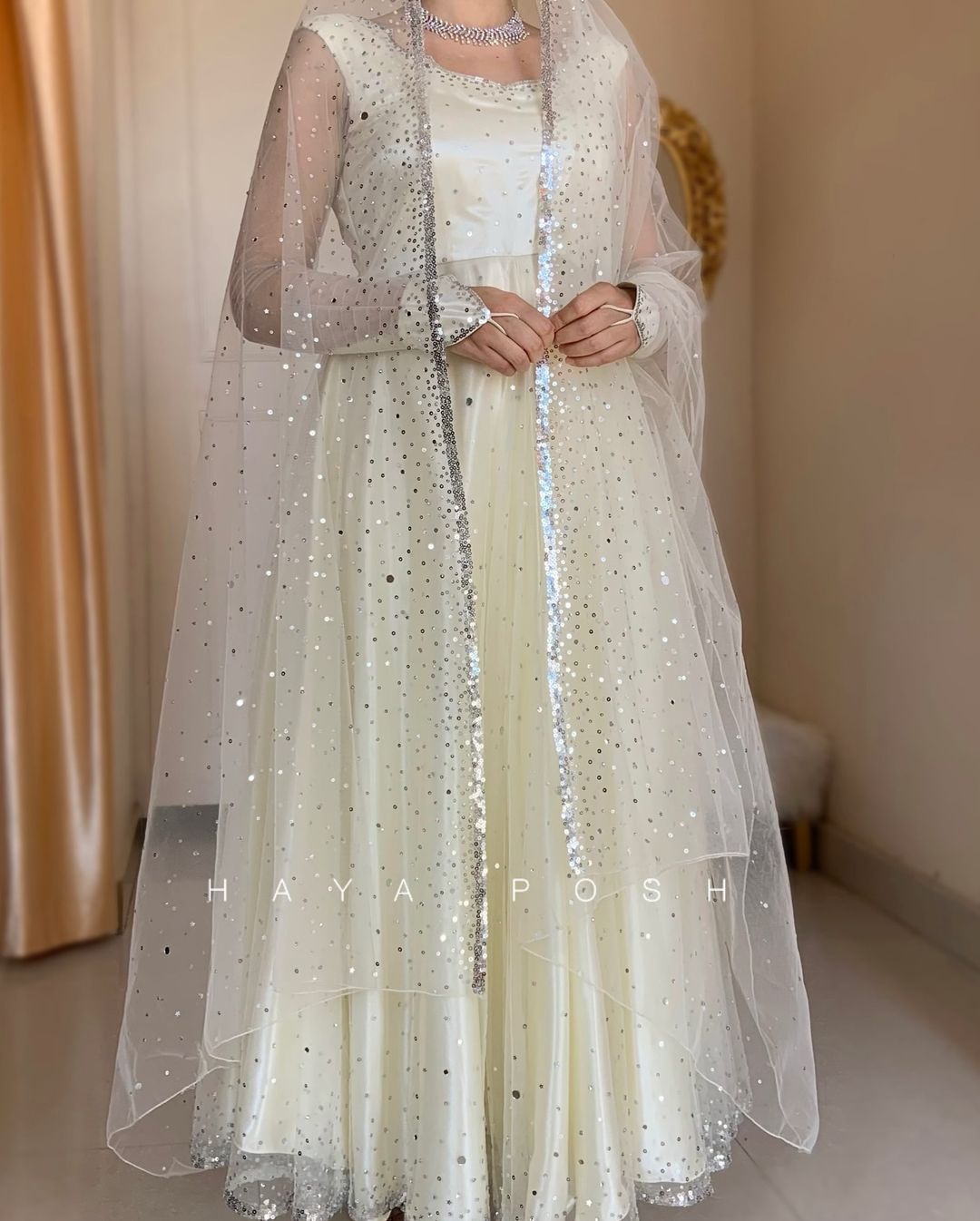 White Moon Lehenga Lehenga Hayaposh India.
