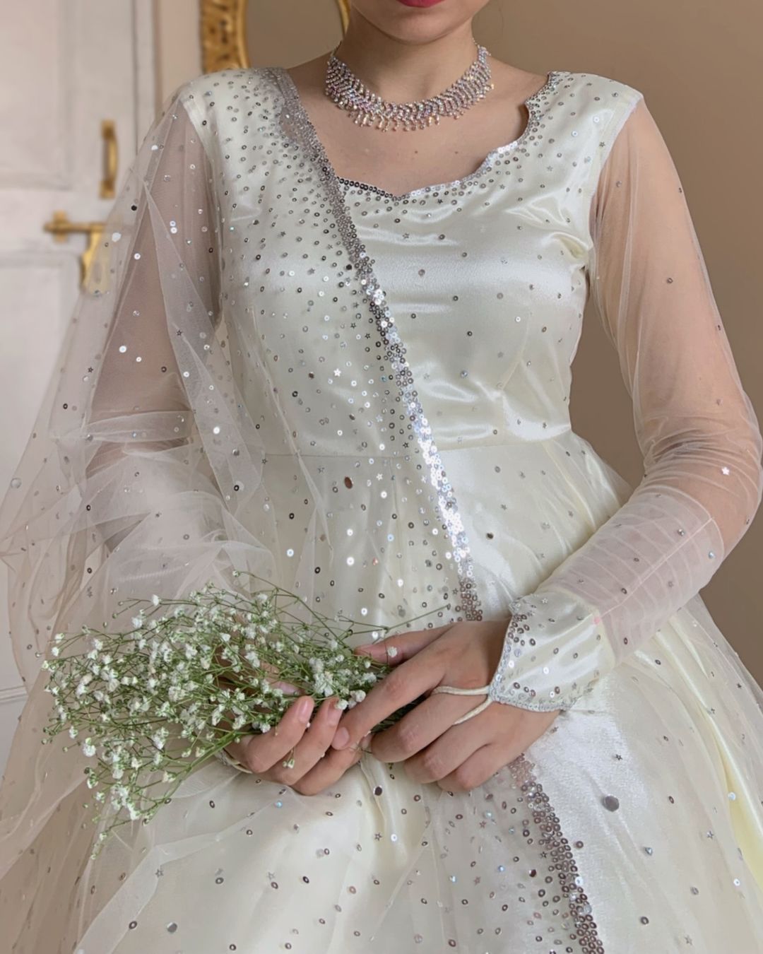 White Moon Lehenga Lehenga Hayaposh India.