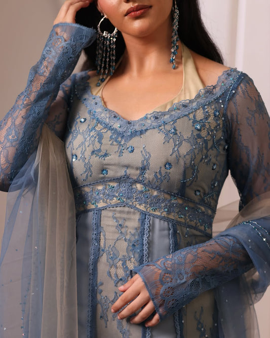 𝐸𝓁𝓈𝒶 ₊˚⊹ ᰔ