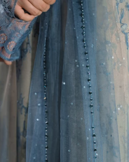 𝐸𝓁𝓈𝒶 ₊˚⊹ ᰔ