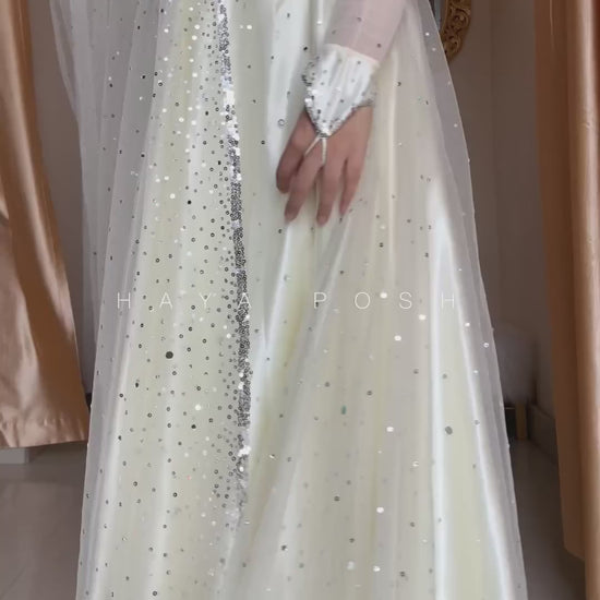 White Moon Lehenga Lehenga Hayaposh India.